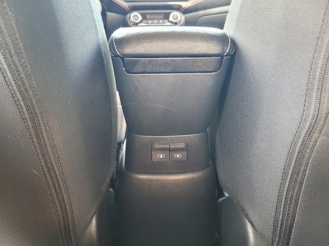 2022 Nissan Versa SR