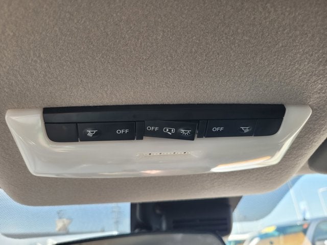 2022 Nissan Versa SR