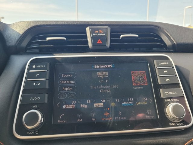 2022 Nissan Versa SR