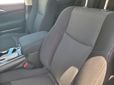 2017 Nissan Pathfinder SV