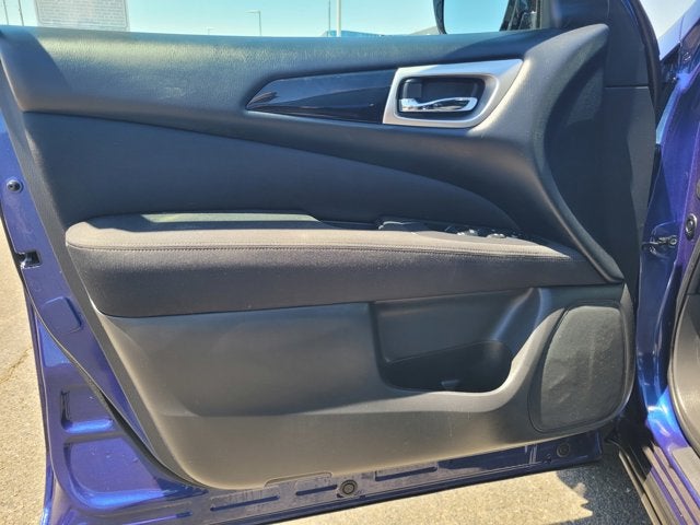 2017 Nissan Pathfinder SV