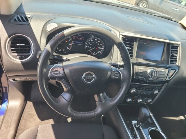2017 Nissan Pathfinder SV