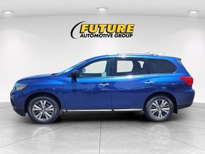 2017 Nissan Pathfinder SV