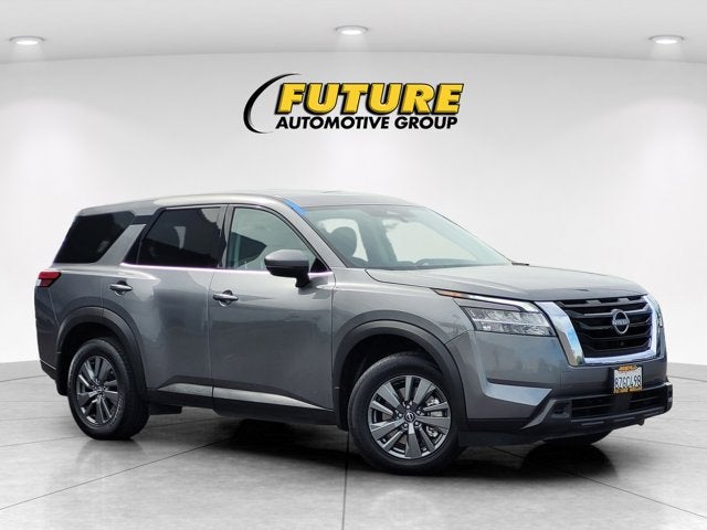 2022 Nissan Pathfinder S