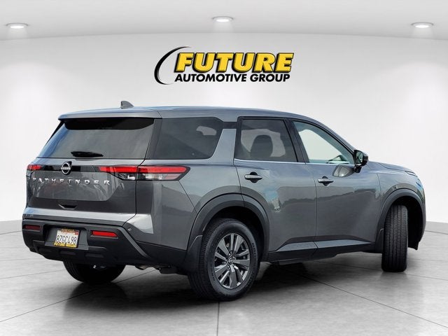 2022 Nissan Pathfinder S