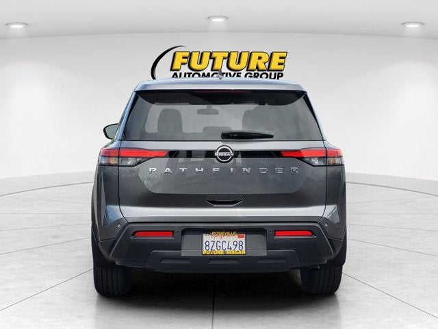 2022 Nissan Pathfinder S