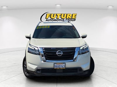 2022 Nissan Pathfinder SV