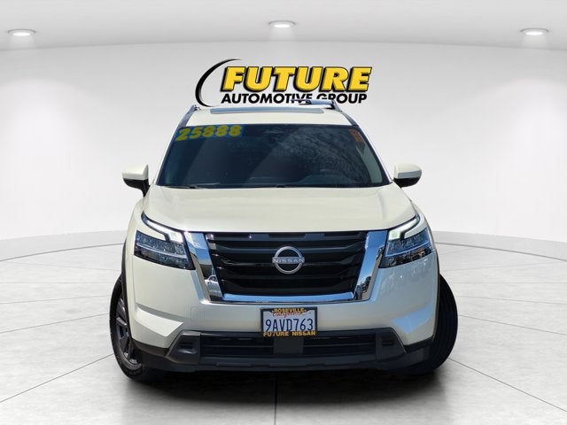 2022 Nissan Pathfinder SV