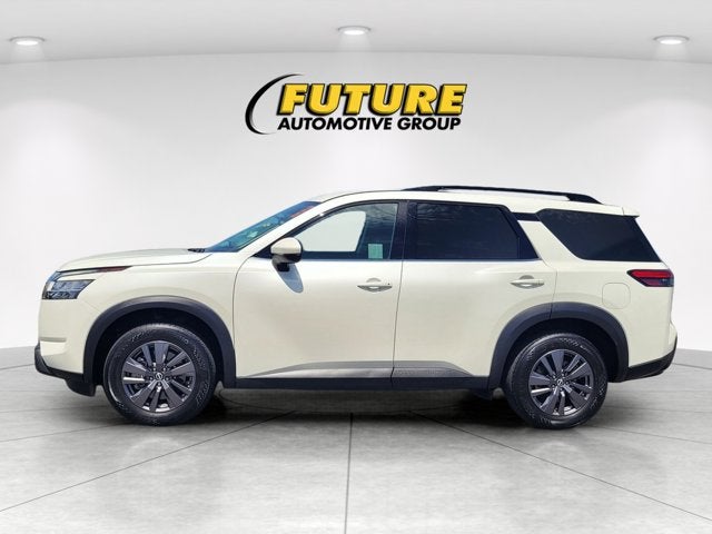 2022 Nissan Pathfinder SV