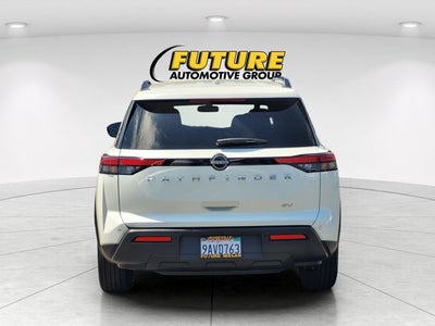 2022 Nissan Pathfinder SV