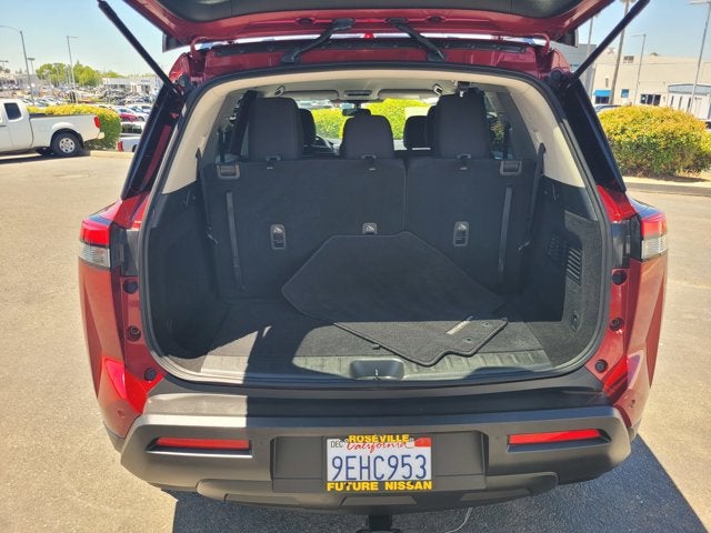 2023 Nissan Pathfinder SV