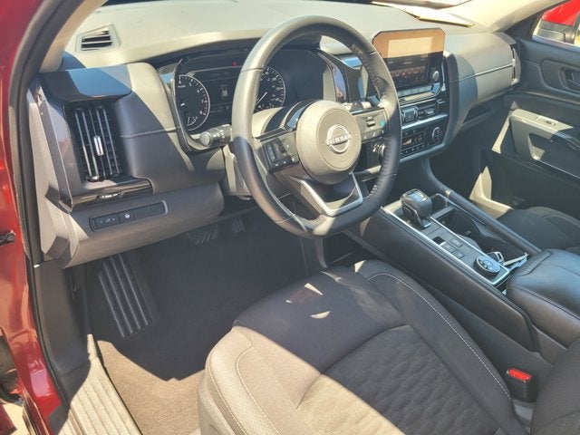 2023 Nissan Pathfinder SV
