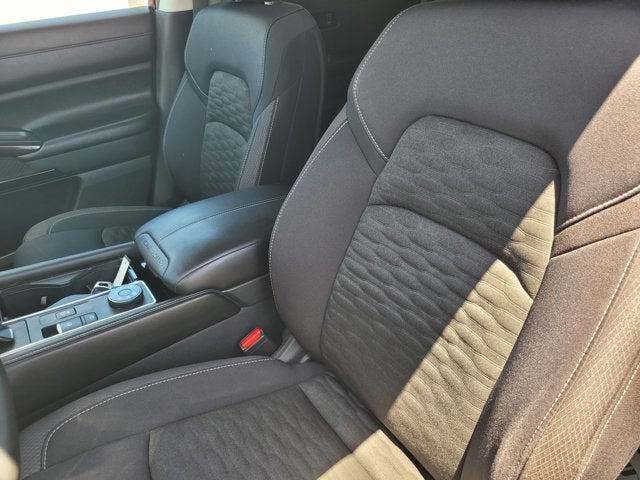 2023 Nissan Pathfinder SV