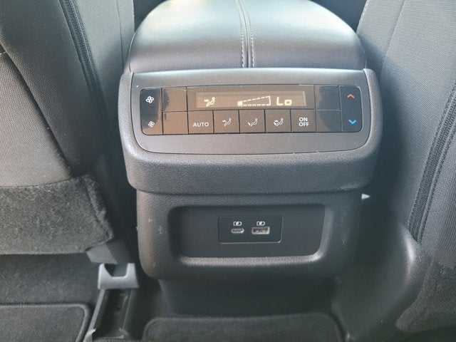 2023 Nissan Pathfinder SV