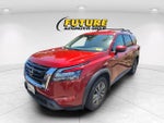 2023 Nissan Pathfinder SV
