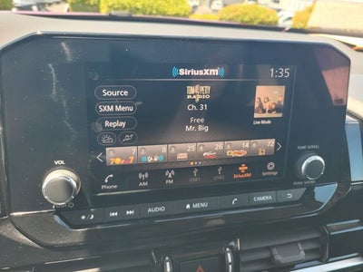 2023 Nissan Pathfinder SV