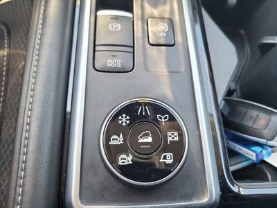 2023 Nissan Pathfinder SV