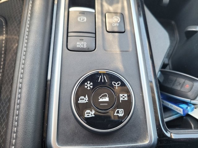 2023 Nissan Pathfinder SV