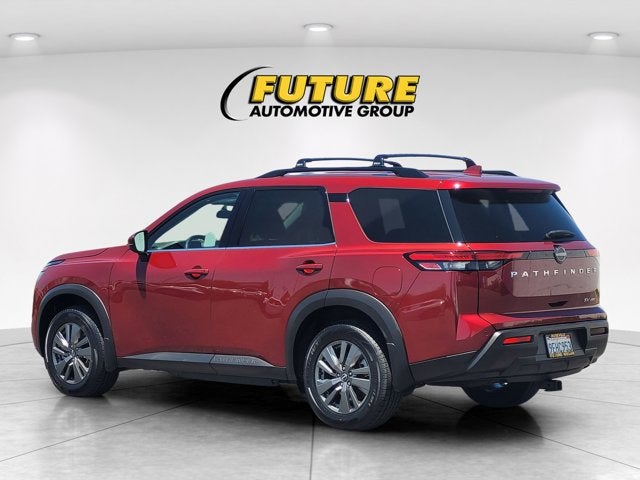 2023 Nissan Pathfinder SV