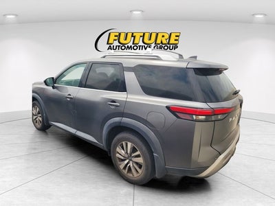 2022 Nissan Pathfinder SL