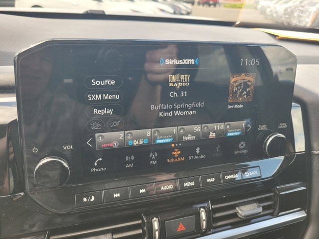 2024 Nissan Pathfinder SL