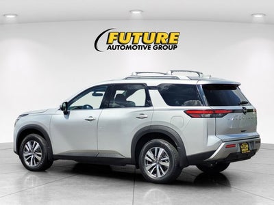 2024 Nissan Pathfinder SL
