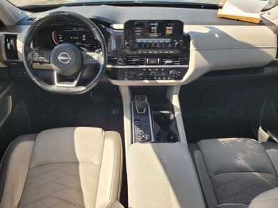 2022 Nissan Pathfinder Platinum