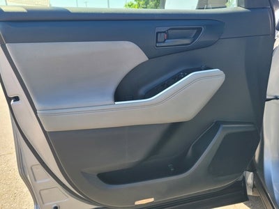 2023 Toyota Highlander LE