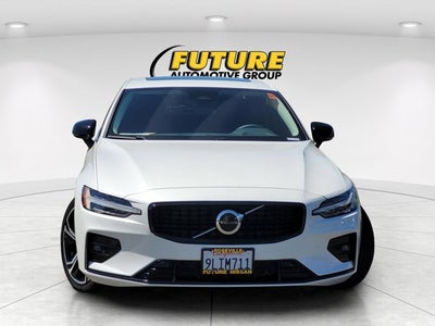 2024 Volvo S60 Core Dark Theme