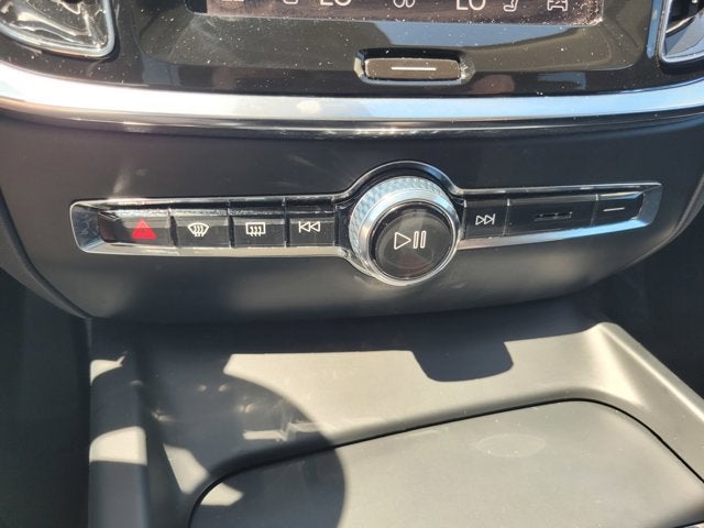 2024 Volvo S60 Core Dark Theme