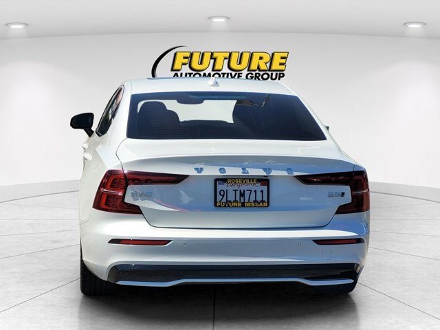 2024 Volvo S60 Core Dark Theme
