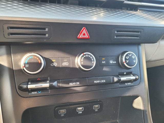 2022 Kia Carnival LXS