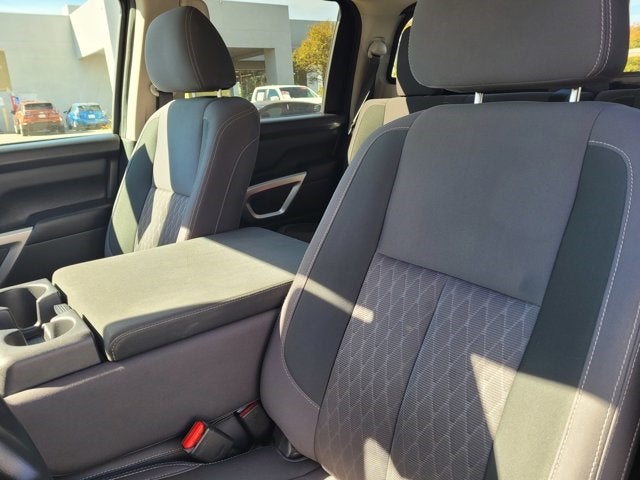 2022 Nissan Titan SV