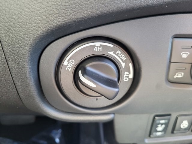 2024 Nissan Frontier SV