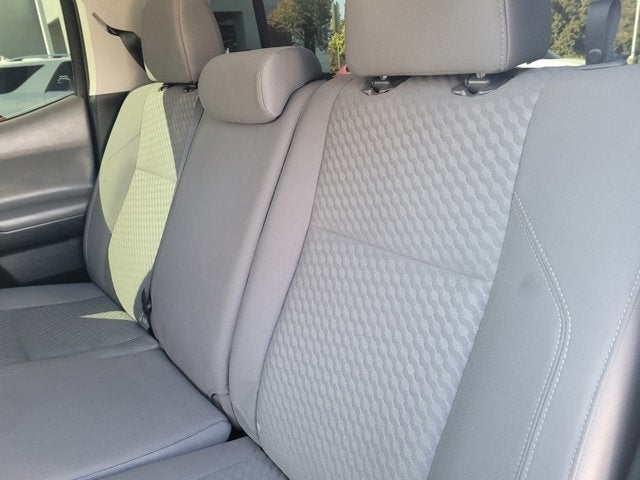 2022 Toyota Tacoma SR5 DCAB w/Leveling Kit &Upgraded Wheels