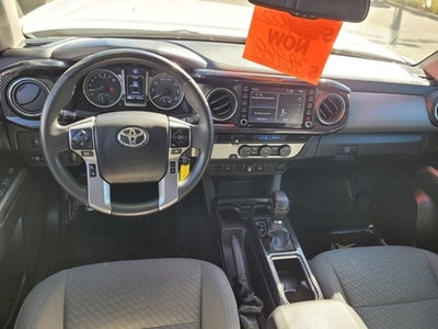 2022 Toyota Tacoma SR5 DCAB w/Leveling Kit &Upgraded Wheels