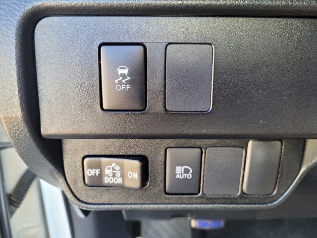 2022 Toyota Tacoma SR5 DCAB w/Leveling Kit &Upgraded Wheels