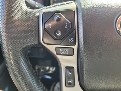 2022 Toyota Tacoma SR5 DCAB w/Leveling Kit &Upgraded Wheels