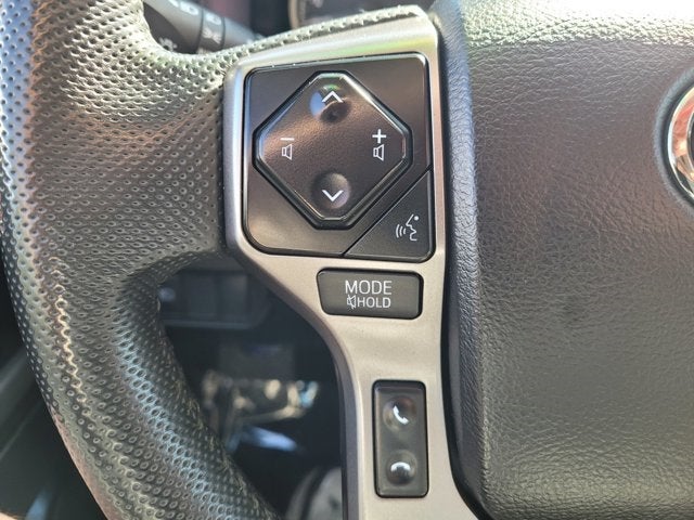 2022 Toyota Tacoma SR5 DCAB w/Leveling Kit &Upgraded Wheels