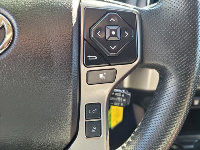 2022 Toyota Tacoma SR5 DCAB w/Leveling Kit &Upgraded Wheels