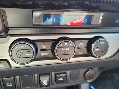 2022 Toyota Tacoma SR5 DCAB w/Leveling Kit &Upgraded Wheels