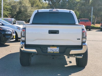 2022 Toyota Tacoma SR5 DCAB w/Leveling Kit &Upgraded Wheels